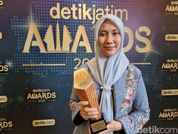 Pejuang Hak Kesehatan Masyarakat Sri Wahyuni Terima detikJatim Awards