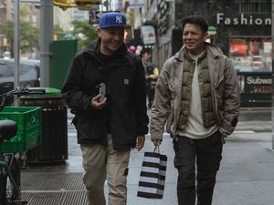 Ketika Ariel NOAH Belanja Kosmetik Titipan Alleia di New York