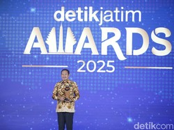 Program Perintis Antarkan Pemkab Lamongan Terima detikJatim Awards