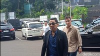 Hamish Daud Berduka, Kakek Meninggal Dunia