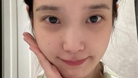 IU Pajang Foto Bare Face, Fans: Cantik Mah Bebas!