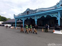 Keraton Solo Nobatkan Raja Baru Paku Buwono XIV Sabtu Besok