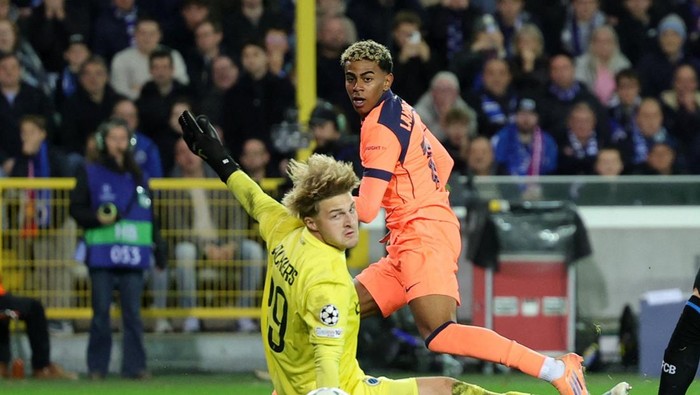 Soccer Football - UEFA Champions League - Club Brugge v FC Barcelona - Jan Breydel Stadium, Bruges, Belgium - November 5, 2025 FC Barcelonas Lamine Yamal scores their second goal REUTERS/Yves Herman