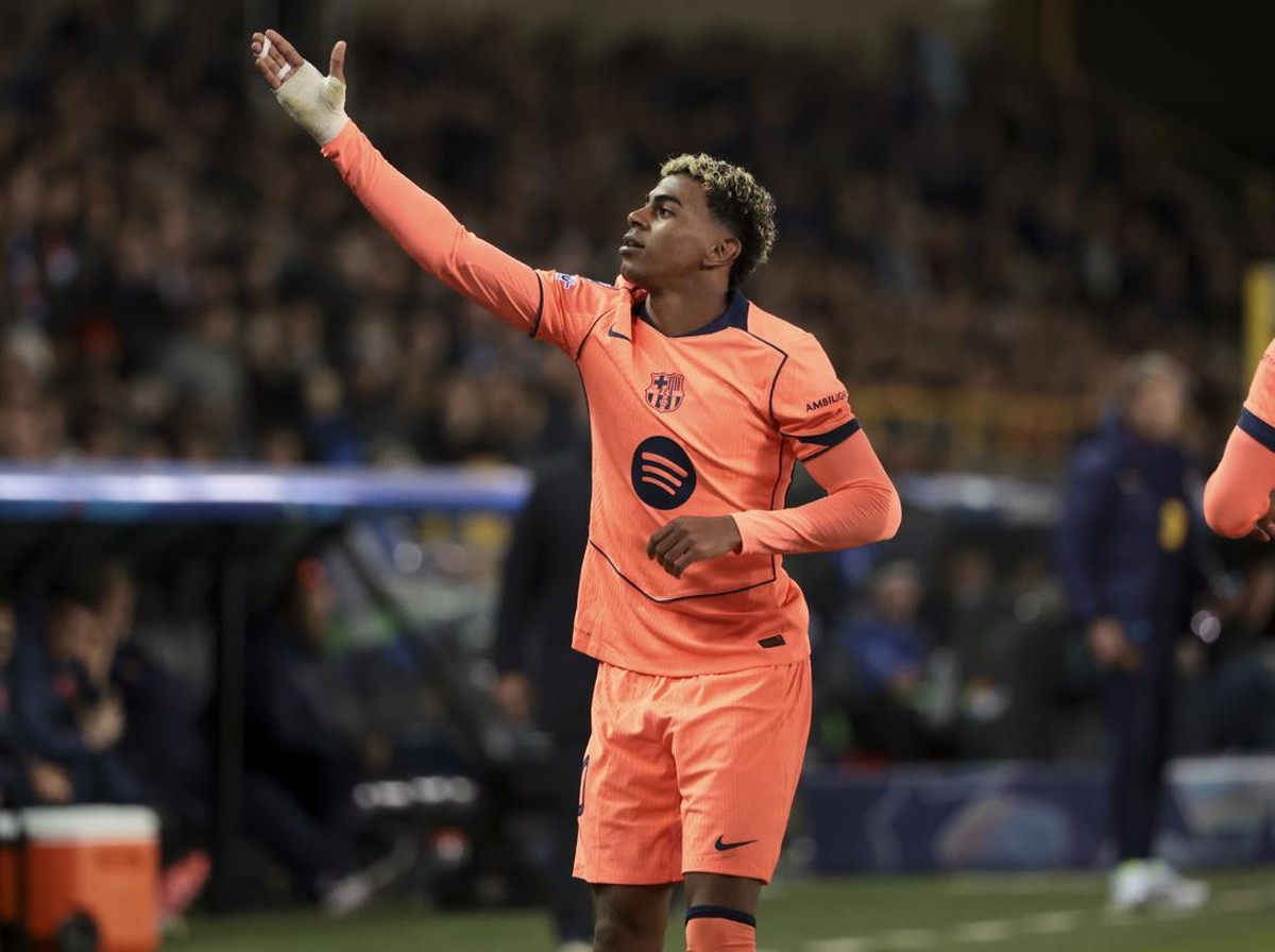 Lamine Yamal diharapkan Hansi Flick lebih oke lagi. (Foto: Jean Catuffe/Getty Images)