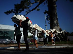 Masyarakat Adat Gelar Aksi Protes di Luar KTT Iklim COP30 Belem