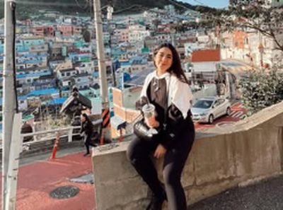 Gaya YouTuber Nessie Judge Saat Ngopi dan Kulineran di Luar Negeri