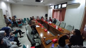 Pegawai Non-ASN Geruduk DPRD Magelang Minta Jadi PPPK Paruh Waktu