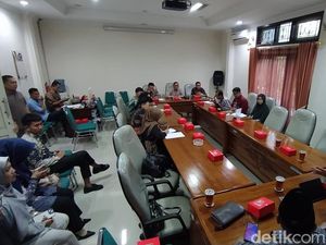 Pegawai Non-ASN Geruduk DPRD Magelang Minta Jadi PPPK Paruh Waktu