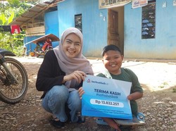 Donasi Sahabat Baik Bantu Kehidupan Rizky Bocah Disabilitas di Gowa