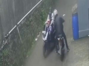 Viral Emak-emak Bonceng Anak Dijambret hingga Tersungkur di Bogor