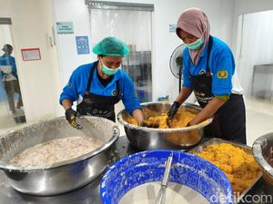 Video: Cerita Warga Sekolahkan Anak Berkat Kerja di SPPG Polda Metro Cengkareng