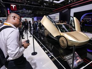 Tesla Pamerkan Cybercab di China International Import Expo 2025 Shanghai