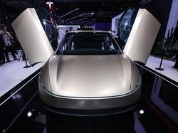 Video: Tesla Raup Pendapatan Rp 417 T di Akhir Tahun 2025