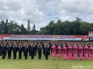 Lantik 1.158 Perwira, Wakapolri Minta Polisi Lebih Humanis Hadapi Massa Aksi