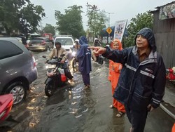 Diguyur Hujan Deras, Sejumlah Kawasan di Surabaya Banjir