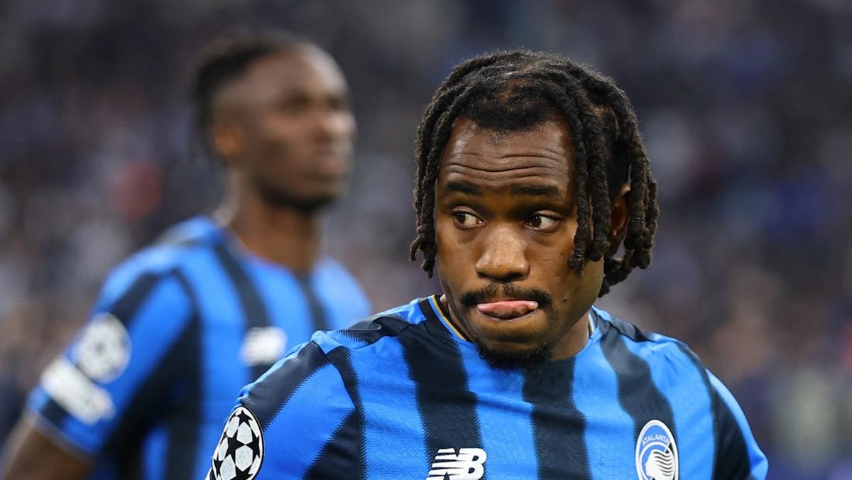Ademola Lookman bertengkar dengan pelatih Atalanta Ivan Juric. (REUTERS/Manon Cruz)