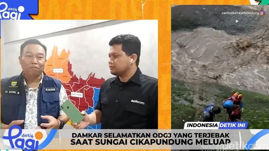 Video: Damkar Selamatkan ODGJ yang Terjebak Saat Sungai Cikapundung Meluap 