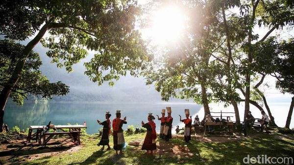 Energi Bersih dari Danau Toba yang Menyalakan Industri Aluminium Nasional