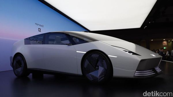 Melihat Langsung Honda 0 Saloon, Mobil Listrik Unik yang Mau Dijual 2026