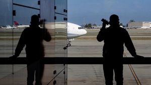 Imbas Shutdown Pemerintah, Ribuan Penumpang Tertahan di Bandara-Bandara Utama AS