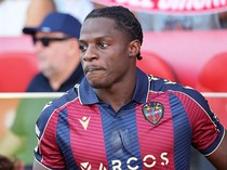 Barcelona Bidik Karl Etta Eyong untuk Gantikan Lewandowski