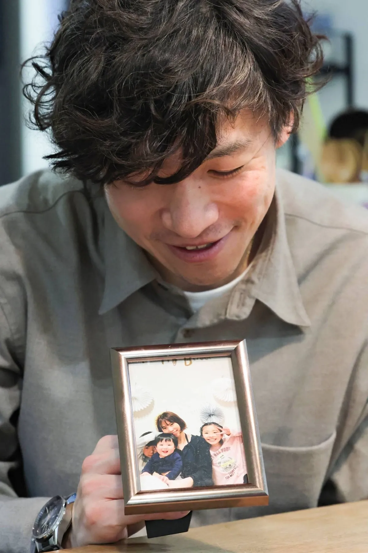 Keisuke Oma, pria asal Jepang yang mengikuti lari maraton untuk mengenang istri dan anaknya yang meninggal dunia akibat gempa bumi.