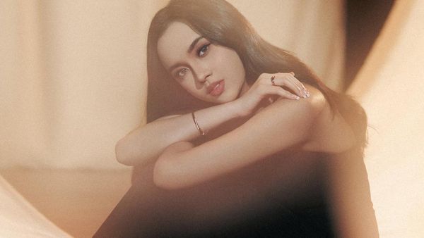 Teganya Kau, Lyodra Cerita Patah Hati dengan Elegan