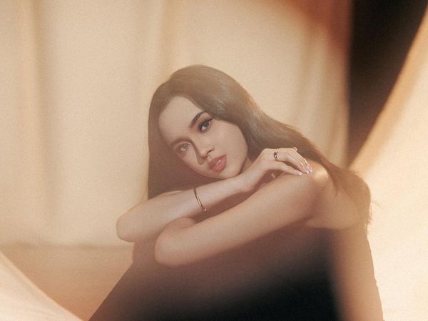 Teganya Kau, Lyodra Cerita Patah Hati dengan Elegan