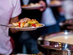 Hukum Jual Beli Makanan Haram atau Syubhat bagi Muslim