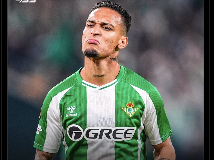 Meme Antony Goat bermunculan lagi usai aksinya bikin gol ke gawang Lyon untuk membantu Sporting Lisbon menang 2-0 di Liga Europa.