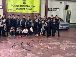 Polisi Tangkap 5 Pemuda Hendak Tawuran di Johar Baru, Sita Celurit-Panah