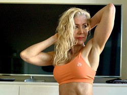 Rahasia Bugar Wanita Lansia Berotot, Makan 5 Kali Sehari dan Angkat Beban