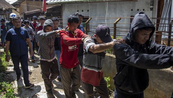 Petugas Amankan 36 Warga Positif Narkoba Saat Razia di Muka Kuning Batam