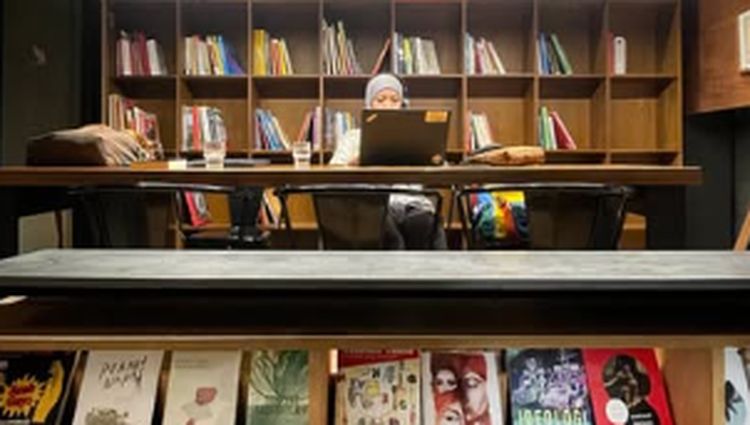 Jelajahi 5 Bookcafe Terbaik Jakarta untuk Weekend Penuh Inspirasi