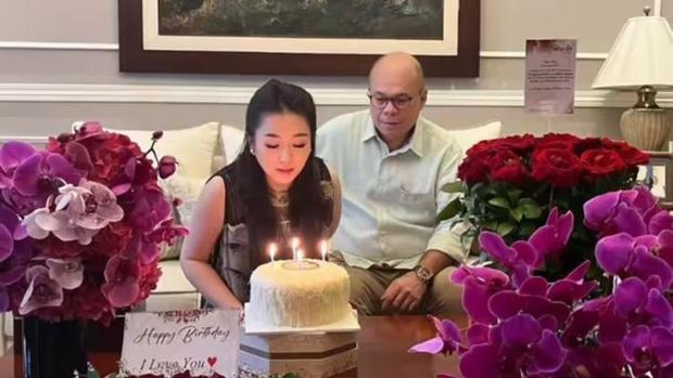 Romy Soekarno rayakan ulang tahun istri