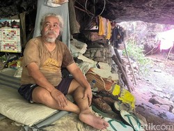 Teka-teki Mbah Darmaji Penghuni Gua Anggas Wesi