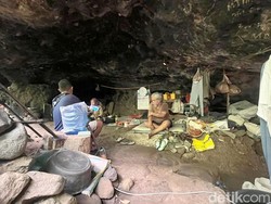 Asal-usul dan Cara Hidup Manusia Gua di Pedalaman Hutan Jombang