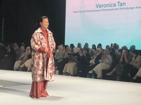 Aksi 7 Wamen Kabinet Prabowo Jadi Model Catwalk, Veronica Tan Curi Perhatian