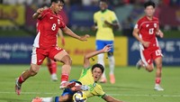 Pemain Indonesia, termasuk Nazriel Alvaro, sempat menciptakan beberapa peluang tetapi gagal dikonversi menjadi gol. ANTARA FOTO/Bayu Pratama S/