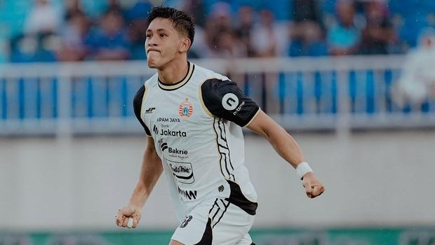 Eksel Runtukahu cetak dua gol saat Persija Jakarta kalahkan Arema FC 2-1 dalam lanjutan Super League 2025/2026 di Stadion Kanjuruhan, Malang, Sabtu (8/11). (Instagram Persija Jakarta)