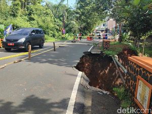 Hati-hati, Jembatan Cikaleho di Jalan Nasional Ciamis-Cirebon Ambruk