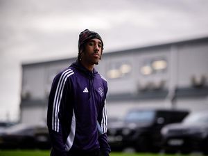 Pilih MU Ketimbang Madrid, Leny Yoro Nyesel Nggak?