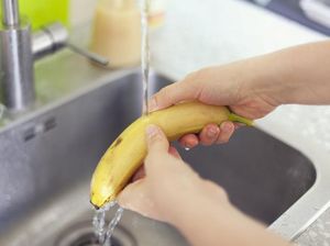 Mitos atau Fakta? Pisang Harus Dicuci Sebelum Dimakan