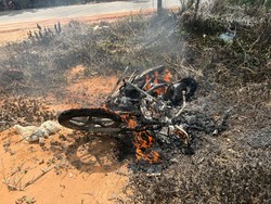 Maling Sawit di Jambi Ditangkap Warga, Motor Dibakar Habis