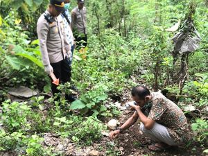 Kerangka Manusia Utuh Ditemukan Warga di Hutan Sawoo Ponorogo