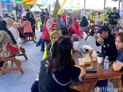 Bahagianya Warga Nikmati Suasana Sarapan Moyan di WJF 2025