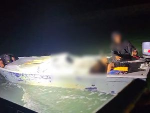 Video Aksi Pengejaran Speedboat Bawa 168 Ribu Batang Rokok Ilegal di Batam