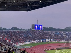 10 Ribu Penonton Penuhi Stadion Kanjuruhan saat Laga Arema FC vs Persija