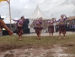 Pesona Tari Maranggi Purwakarta Meriahkan West Java Festival 2025