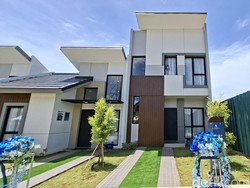 Hunian Modern Minimalis Rasa Resor Kini Hadir di Pinggiran Jakarta